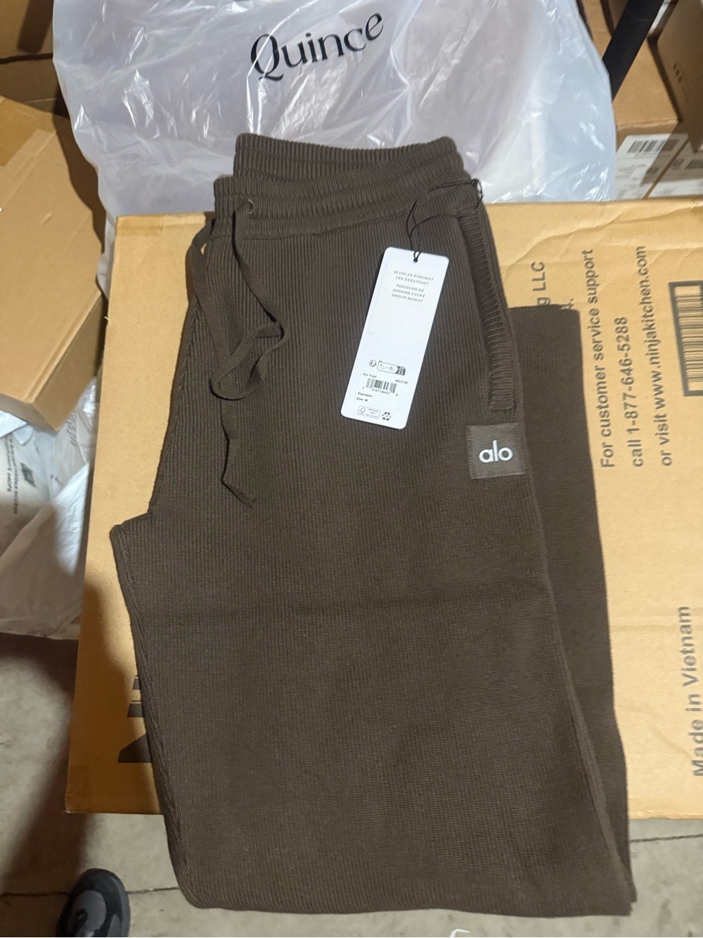 NWT Alo Men’s Scholar Sweatpants Medium Espresso